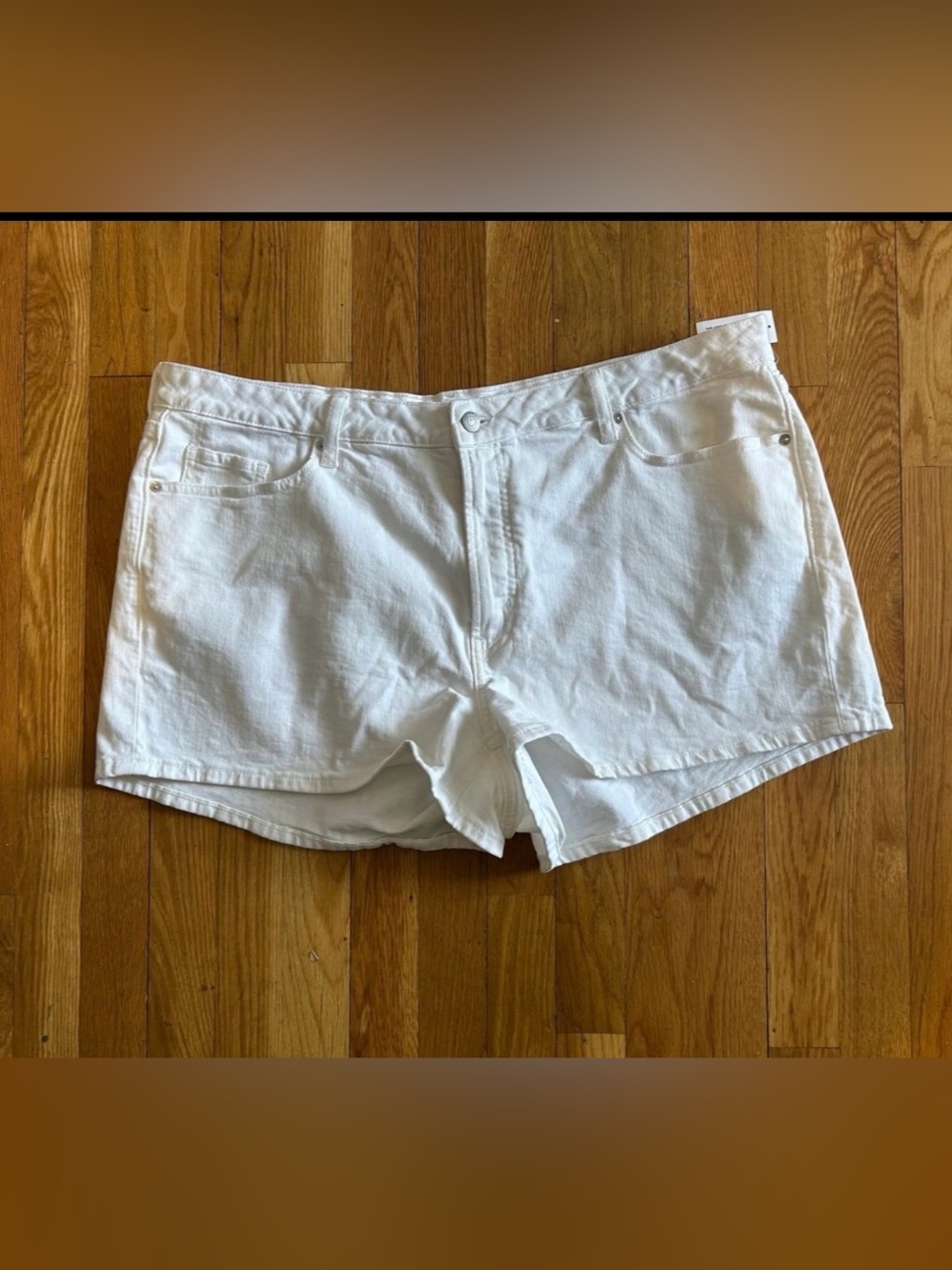 Old Navy High Rise White Jean Shorts Women’s Sz 20 NWT